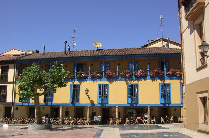 Archivo:Arco de los zapatos.jpg