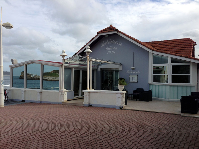 Archivo:Fachada real balneario.jpg